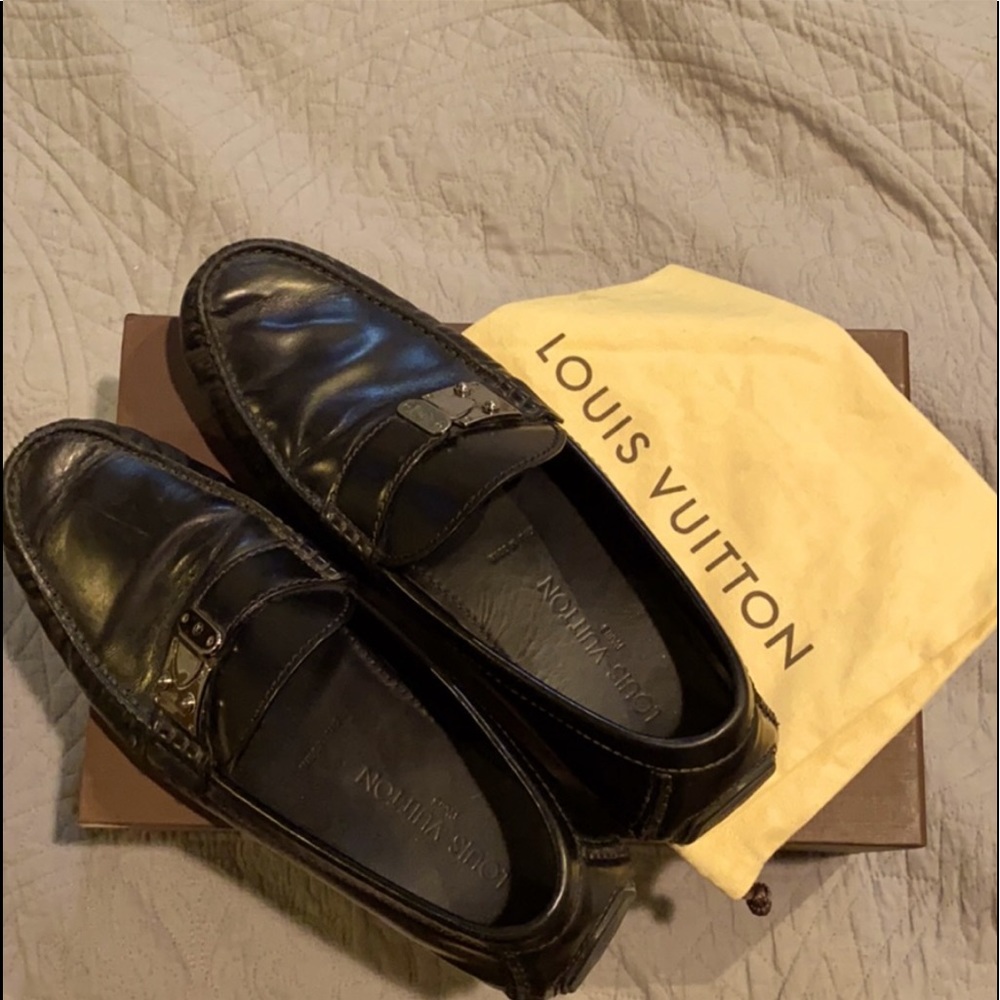 LOUIS VUITTON MEN’S LEATHER LOMBOK LOAFER